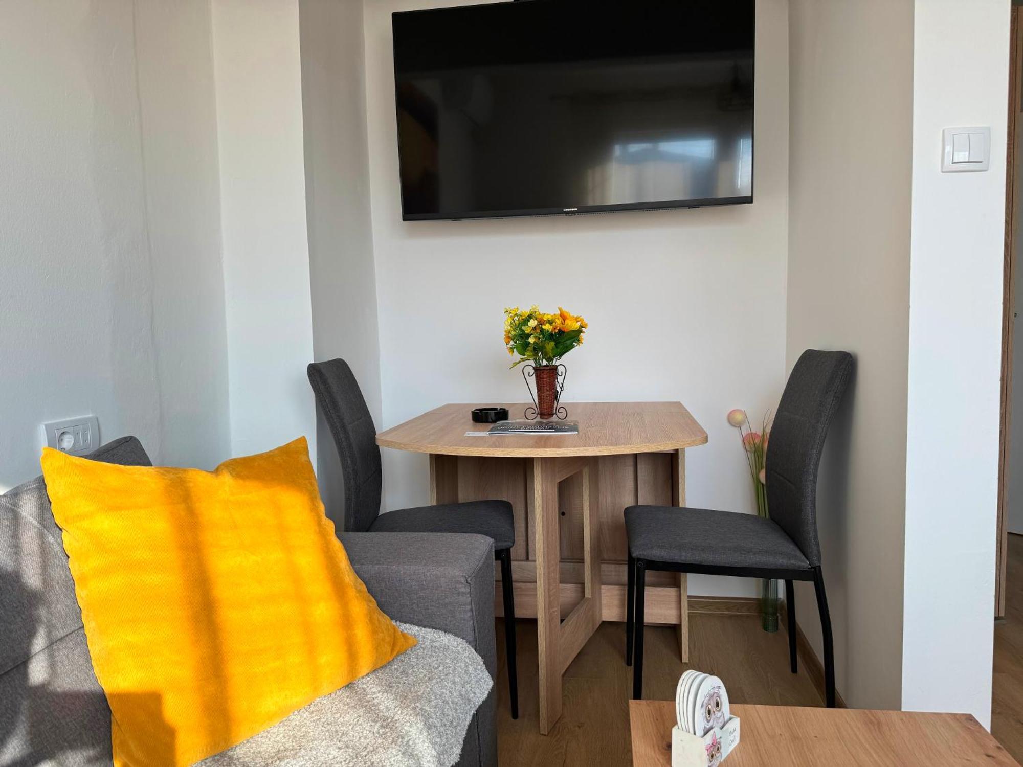 Vuk Apartman Donji Milanovac Exterior photo
